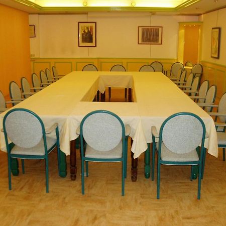 La Poste Hotel Vitry-le-François Buitenkant foto