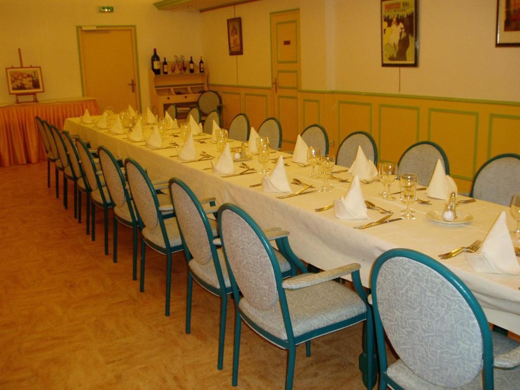 La Poste Hotel Vitry-le-François Buitenkant foto