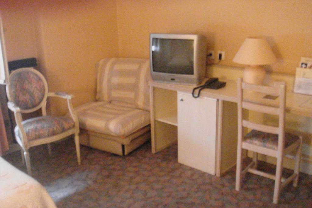La Poste Hotel Vitry-le-François Buitenkant foto