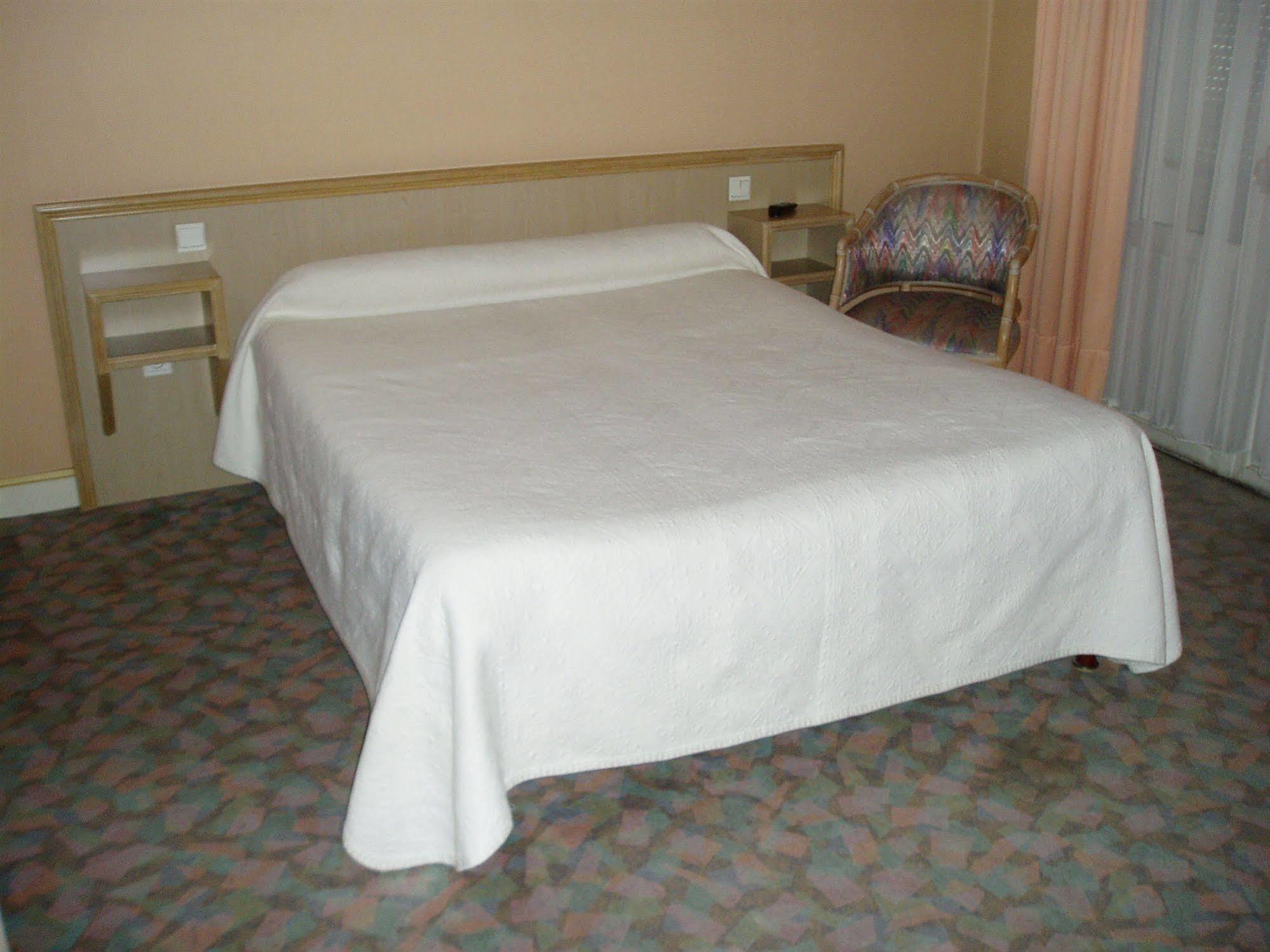 La Poste Hotel Vitry-le-François Buitenkant foto