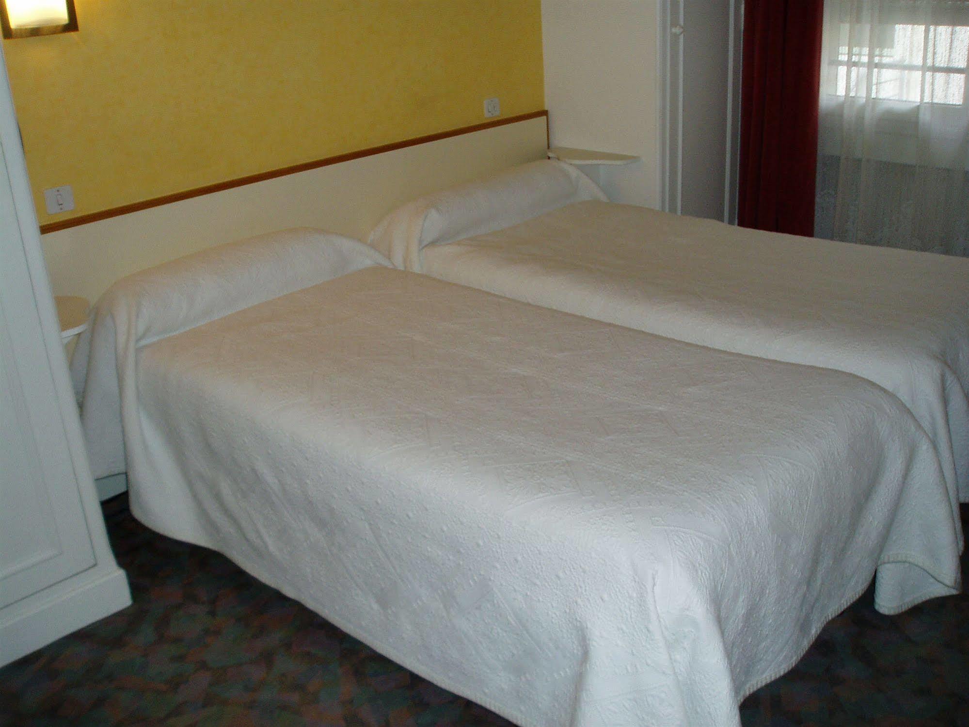 La Poste Hotel Vitry-le-François Buitenkant foto