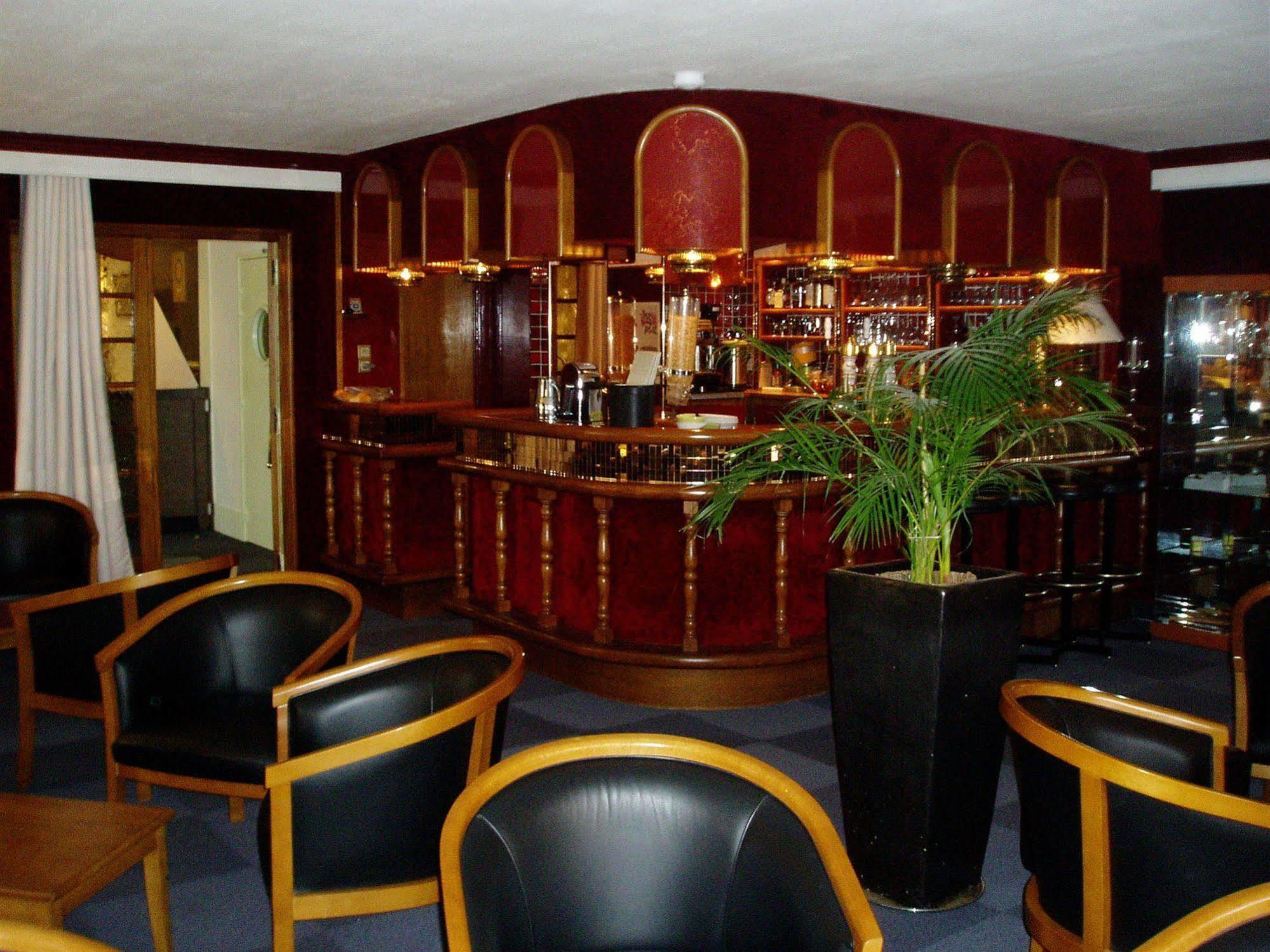 La Poste Hotel Vitry-le-François Buitenkant foto